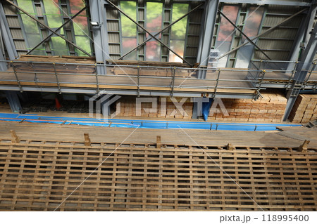 比叡山延暦寺、工事中の根本中堂内部【滋賀県・大津市】 比叡山延暦寺、工事中の根本中堂内部【滋賀県・大津市】 118995400