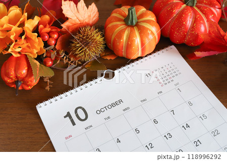 10月のカレンダー ハロウィンイメージ 10月のカレンダー ハロウィンイメージ 118996292