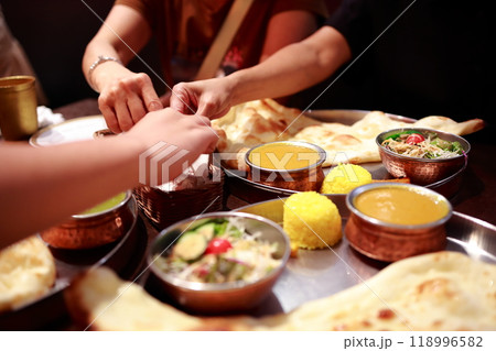 インド料理 カレー ナン インド料理 カレー ナン 118996582