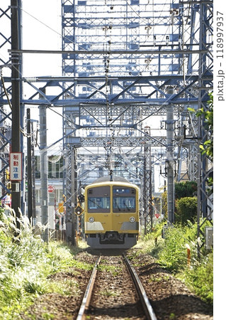 府中市内を走る西武多摩川線 118997937