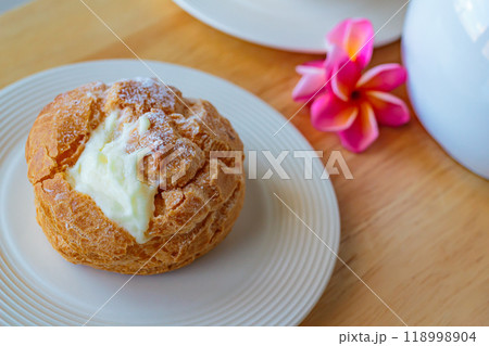 Delicious choux cream at restaurant in bangkok. Delicious choux cream at restaurant in bangkok. 118998904