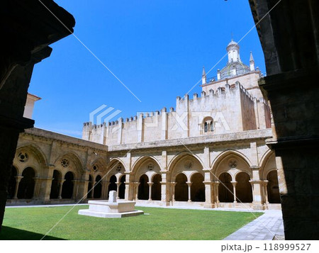 コインブラ旧大聖堂 美しい回路 (ポルトガル) コインブラ旧大聖堂 美しい回路 (ポルトガル) 118999527