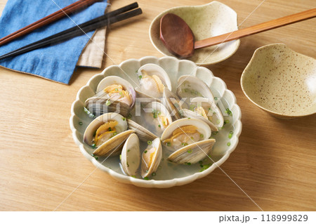 ボンビノス貝の酒蒸し 118999829