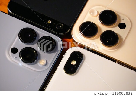 スマートフォンのカメラ 119003832