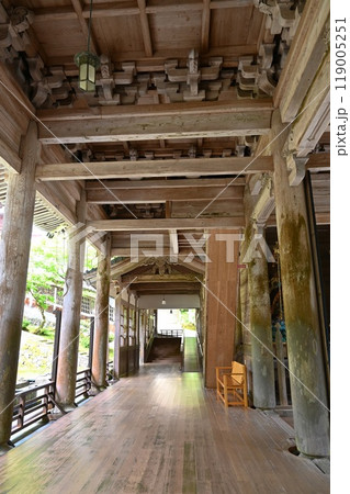 木造づくりの境内（福井県永平寺） 119005251
