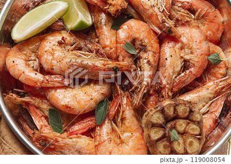 Fried king prawns, in shell, with spices, size 30/40 , unpeeled shrimp,homemade, no people, Fried king prawns, in shell, with spices, size 30/40 , unpeeled shrimp,homemade, no people, 119008054