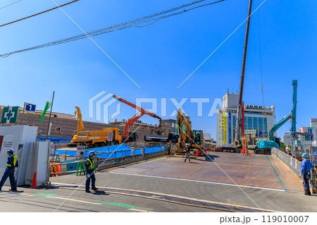 東京　目黒区　自由が丘の街並み（駅前再開発） 119010007