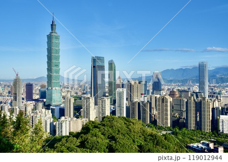 都市の風景「象山からの台北市街地を臨む」 119012944