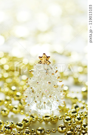 クリスマス・イメージ ガラスのクリスマスツリー クリスマス・イメージ ガラスのクリスマスツリー 119013103