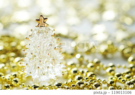 クリスマス・イメージ ガラスのクリスマスツリー クリスマス・イメージ ガラスのクリスマスツリー 119013106