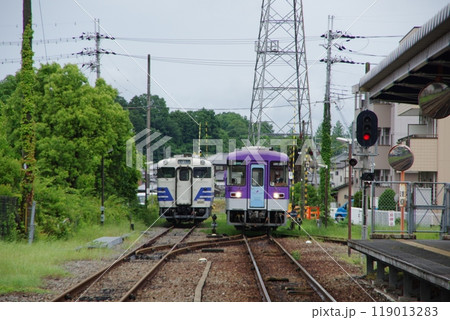 北条鉄道 到着するフラワ2000形とキハ40（北条町駅） 119013283
