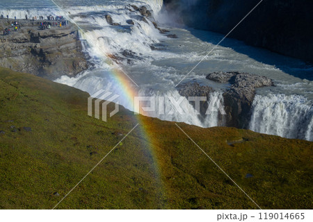 アイスランドの美しい滝 119014665
