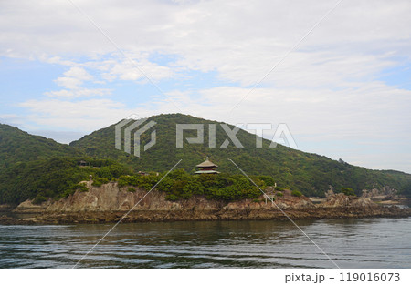 鞆の浦弁天島と弁天堂-4 119016073