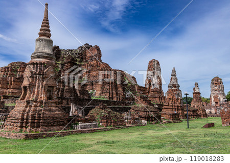 アユタヤ歴史公園散策 119018283