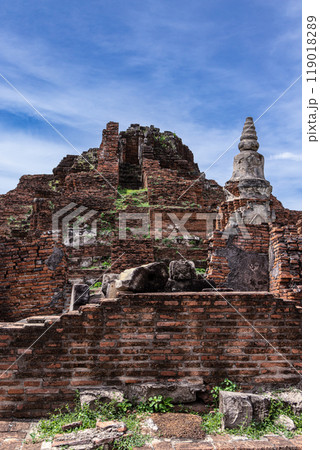 アユタヤ歴史公園散策 119018289