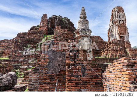 アユタヤ歴史公園散策 119018292