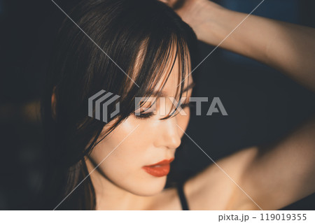 若い女性のビューティーポートレート 119019355