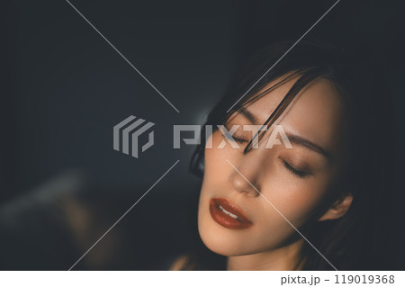 若い女性のビューティーポートレート 119019368