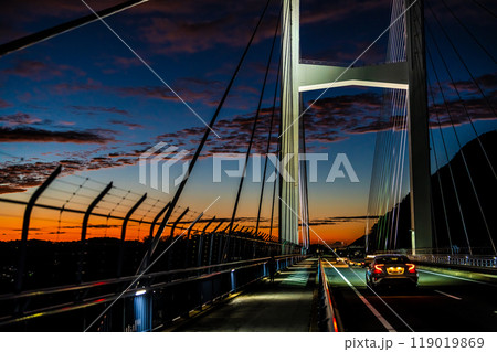 女神大橋の夕焼けに染まった日没後 【長崎市】 女神大橋の夕焼けに染まった日没後 【長崎市】 119019869