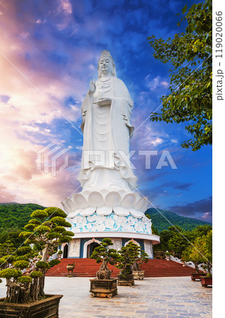 famous large white statue of Lady Buddha in Da Nang in the Linh Nga Pagoda in Vietnam in Asia in summer 119020066