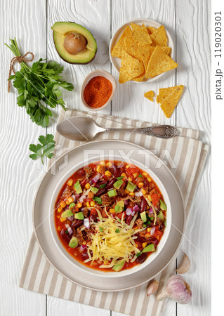 taco soup with kidney bean, corn, ground beef 119020301