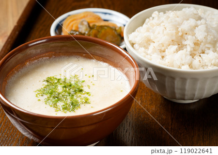 とろろ芋と麦飯 119022641