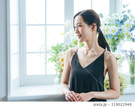 女性の美容ポートレート　スキンケア　コスメ 119022948