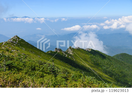 奥秩父の名峰・金峰山の岩稜 奥秩父の名峰・金峰山の岩稜 119023013