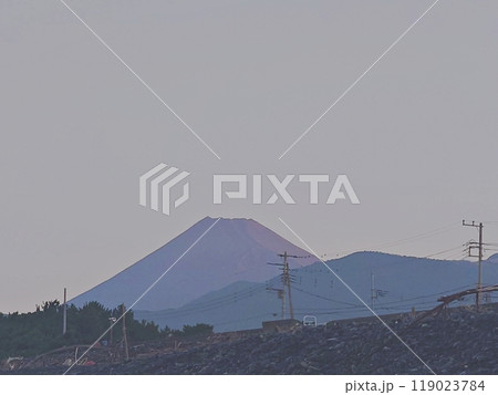 朝やけに映える富士山 朝やけに映える富士山 119023784