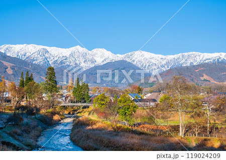 秋の白馬村:大出公園から白馬三山の眺め 秋の白馬村:大出公園から白馬三山の眺め 119024209