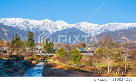 秋の白馬村：大出公園から白馬三山の眺め 119024210
