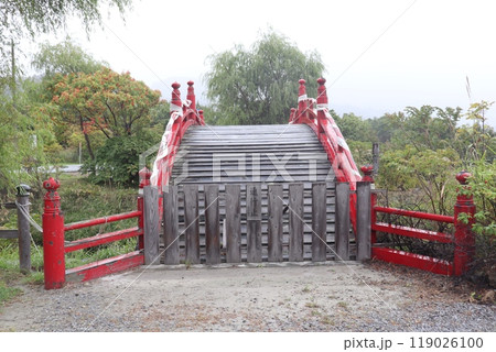 恐山 三途の川に架かる太鼓橋 119026100