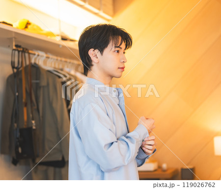 男性ポートレート　屋内撮影 119026762