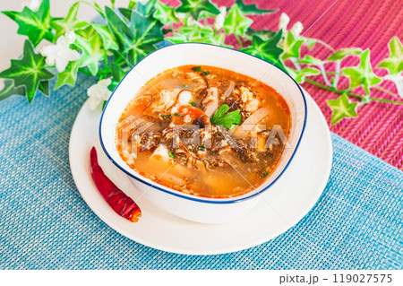 もずくのピリ辛サンラータン風スープ 119027575