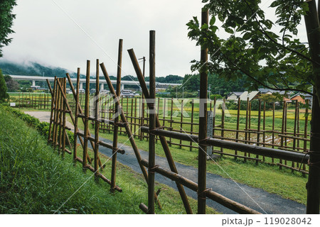 長篠設楽原の戦い決戦地の馬防柵 119028042