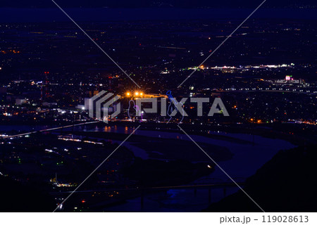 絶景の夜空に映える都市景観風景と夜花火「八代全国花火競技大会(さかもと八竜天文台)」(八代市坂本町) 119028613