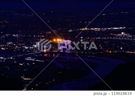 絶景の夜空に映える都市景観風景と夜花火「八代全国花火競技大会(さかもと八竜天文台)」(八代市坂本町) 119028619