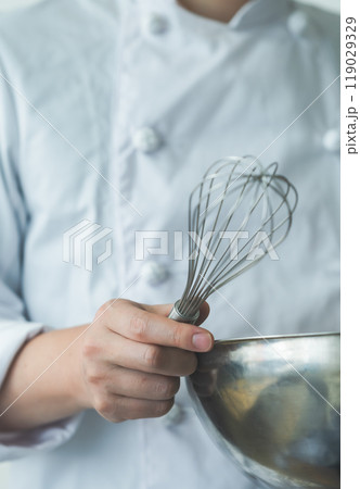 料理人の男性 119029329