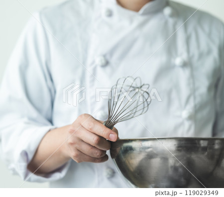 料理人の男性 119029349