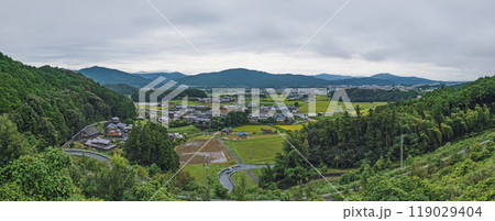 長篠設楽原の戦い決戦地 織田信長戦地本陣跡から設楽原を望む 119029404