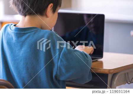 小学生とPC 小学生とPC 119031164