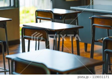 教室 教室 119031171