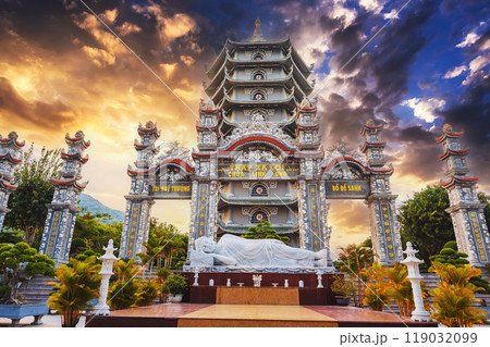 Reclining Buddha statue, gate and Thap Xa Loi Temple at Linh Ung Pagoda in Da Nang in Vietnam in Asia 119032099