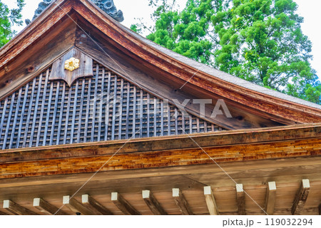 京都市右京区 神護寺の大師堂の屋根 京都市右京区 神護寺の大師堂の屋根 119032294