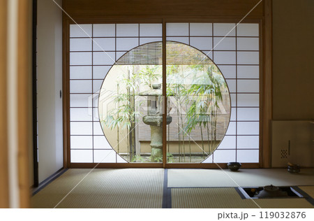 一条恵観山荘　丸窓の茶室（神奈川県鎌倉市） 119032876
