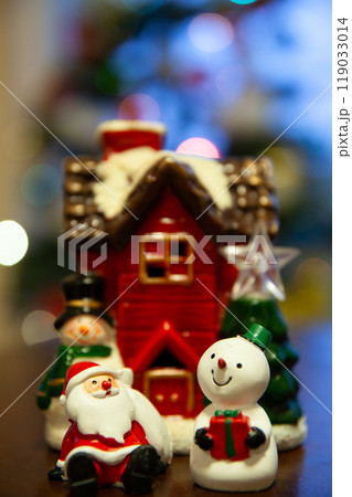 サンタクロースと雪だるま 119033014