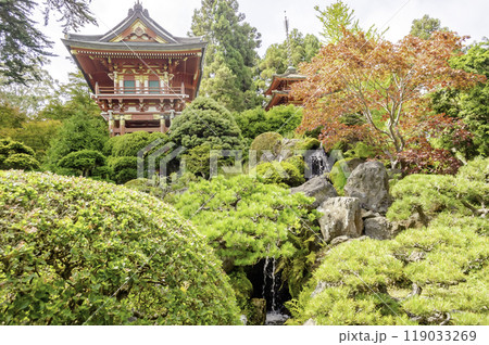 Japanese Temple in the Japanese Tea Garden, San Francisco, USA 119033269