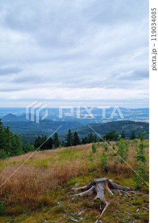 Tranquil Mountain Landscape with Scenic Overlook and Sky View for Nature Lovers 119034085
