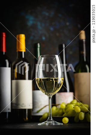 White Wine in a Glass White Wine in a Glass 119035015