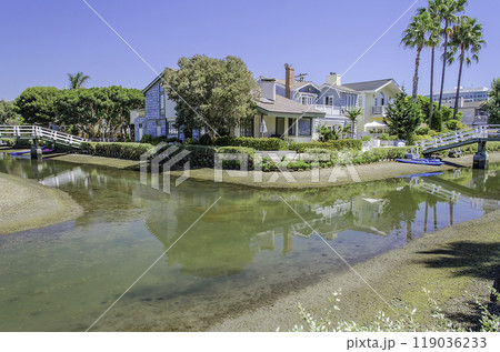 Residential area with canals in Venice Beach, California, USA 119036233